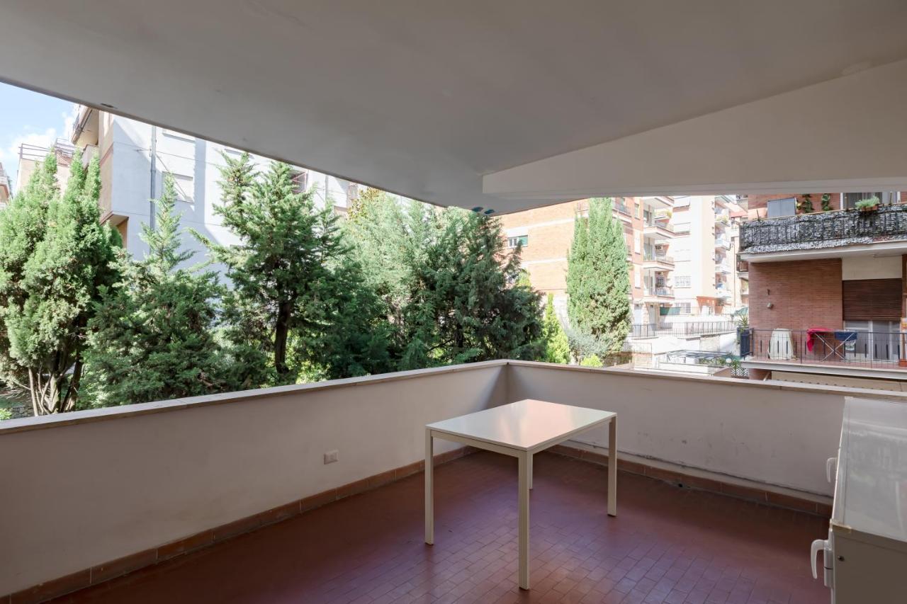 Stupendo Appartamento In Quartiere Residenziale Rom Exteriör bild