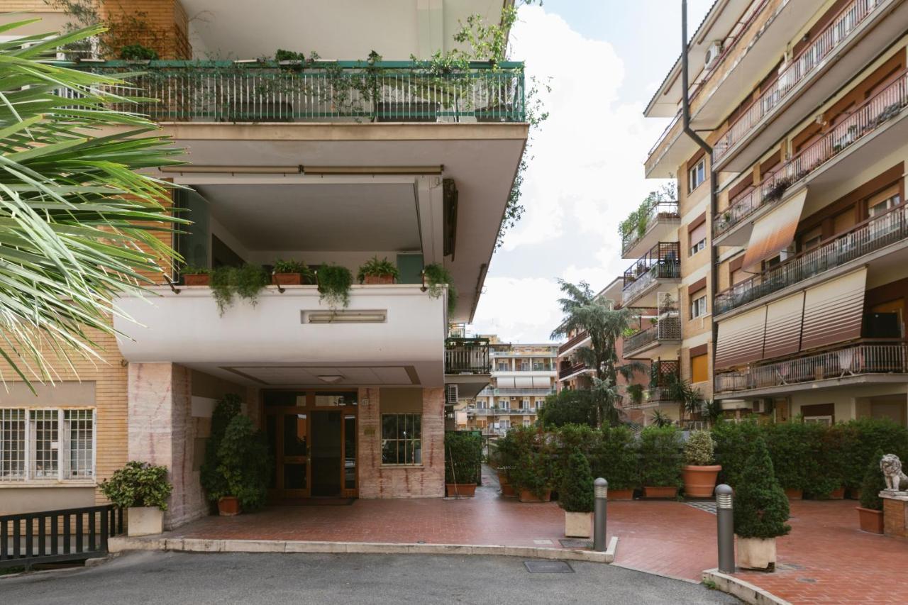 Stupendo Appartamento In Quartiere Residenziale Rom Exteriör bild